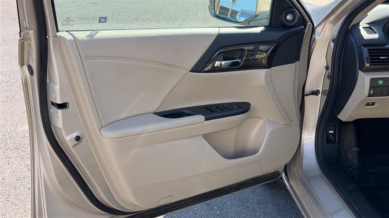 Used 2017 Honda Accord EX-L image 21