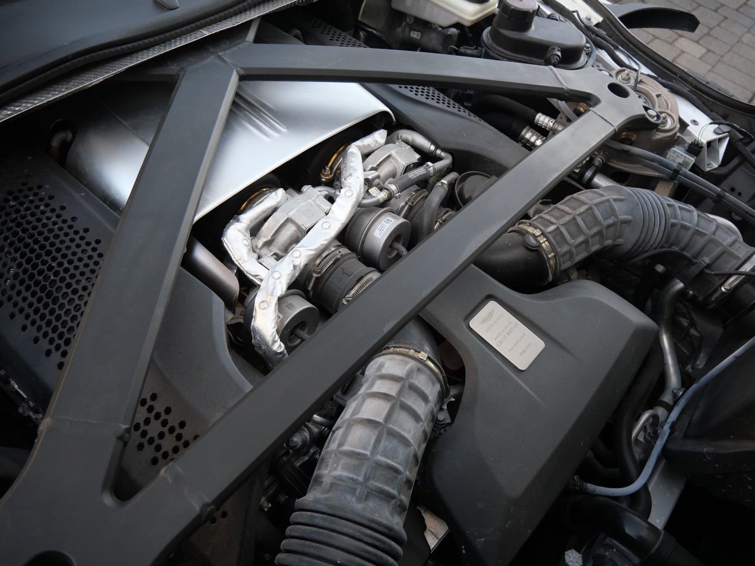 Used 2023 Aston Martin DB11 Volante RWD image 25