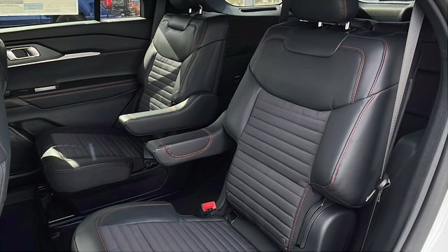 New 2026 Ford Explorer ST-Line w/ ST-Line Street Pack RWD image 19