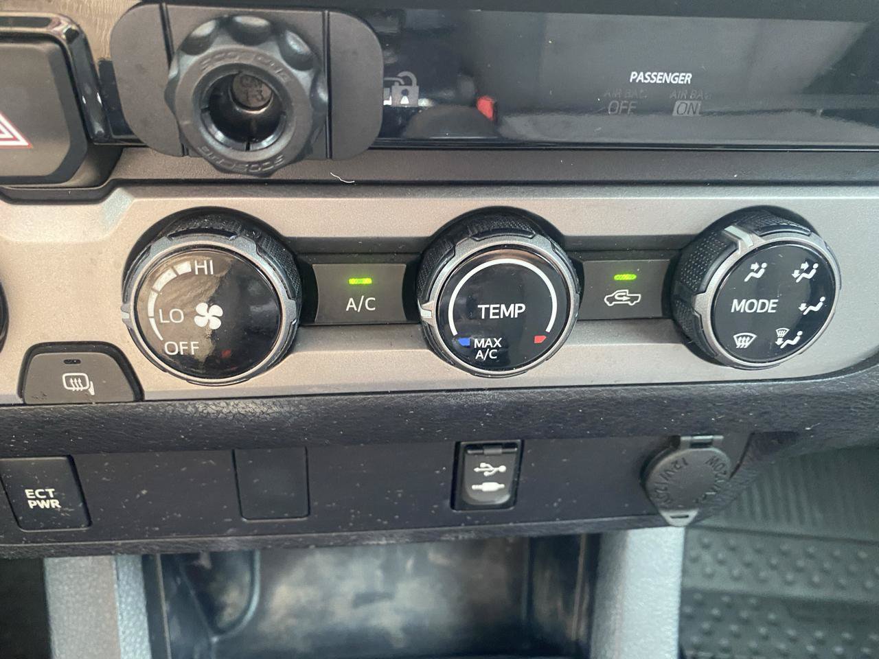 Used 2016 Toyota Tacoma SR w/ Towing Package AWD/4WD image 17