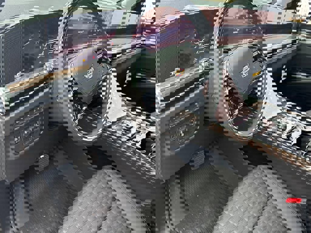 New 2026 Cadillac Escalade ESV Platinum Sport w/ LPO, Floor Liner Package image 18