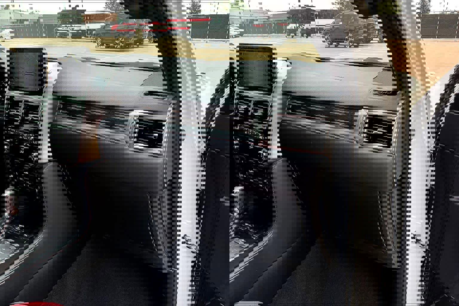 Used 2023 Lexus GX 460 Premium w/ Premium Package image 19