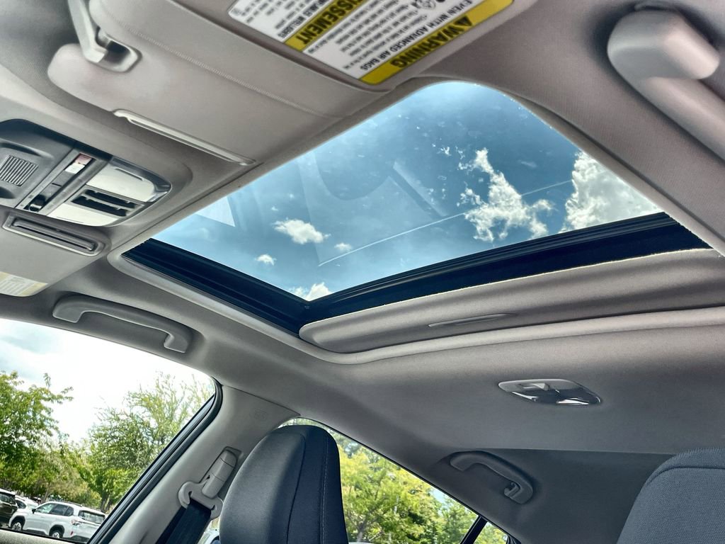 Used 2025 Subaru Crosstrek 2.0i Premium image 14