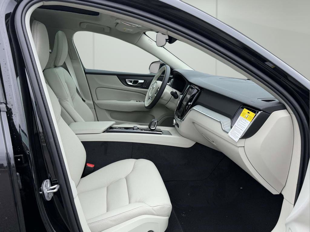 New 2026 Volvo V60 B5 Cross Country Plus w/ Protection Package Premier AWD/4WD image 11