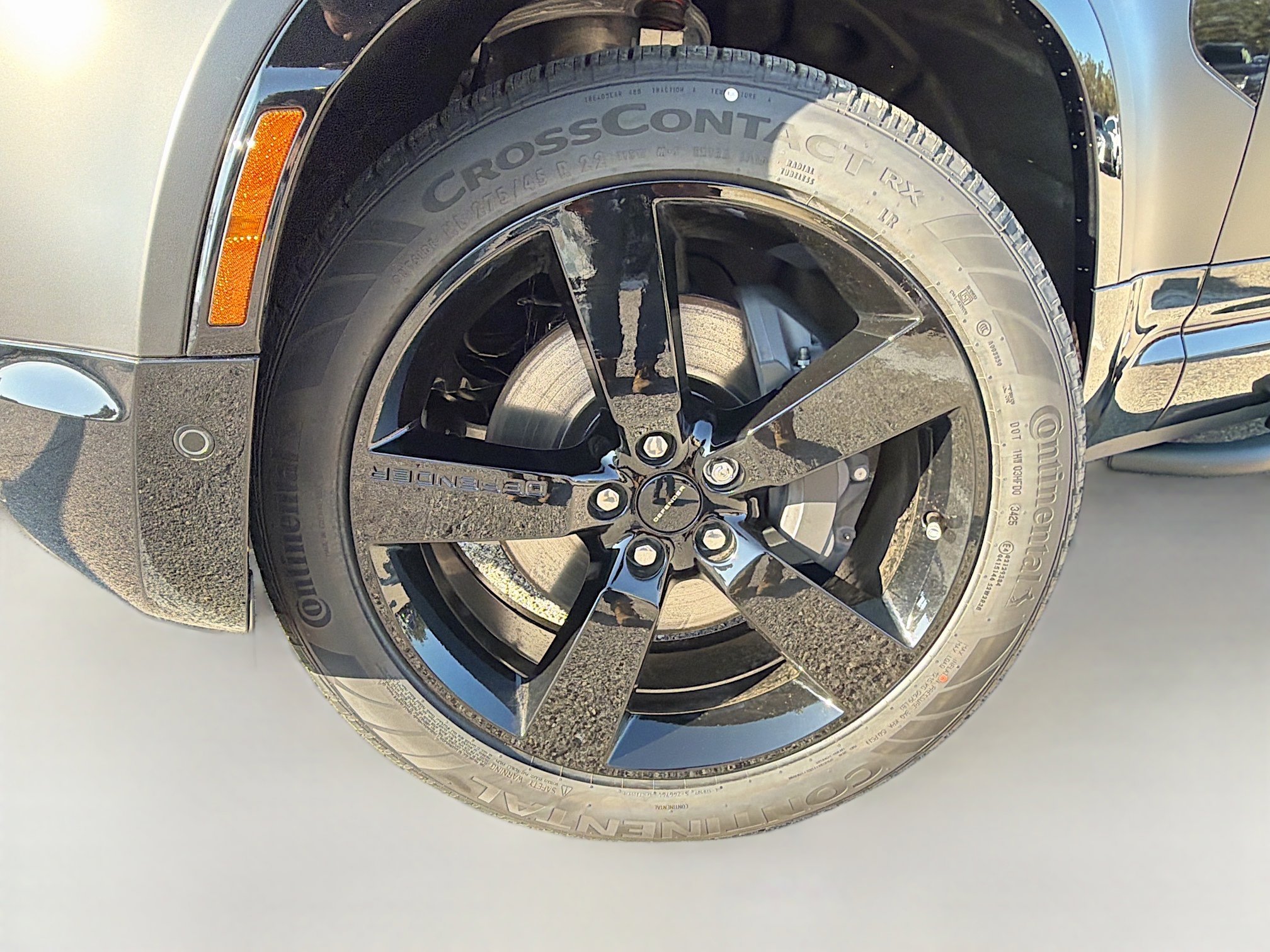 New 2026 Land Rover Defender 130 X-Dynamic SE image 42