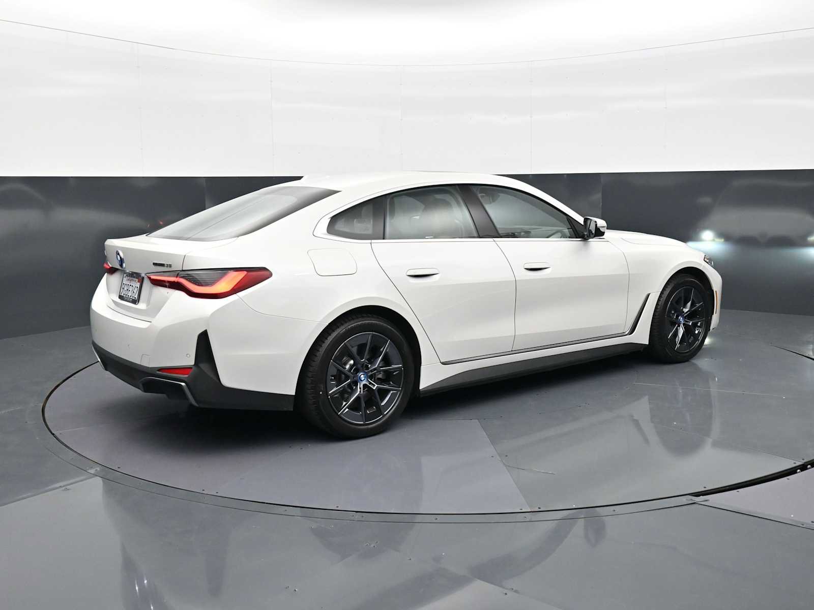 Certified 2023 BMW i4 eDrive35 RWD image 5
