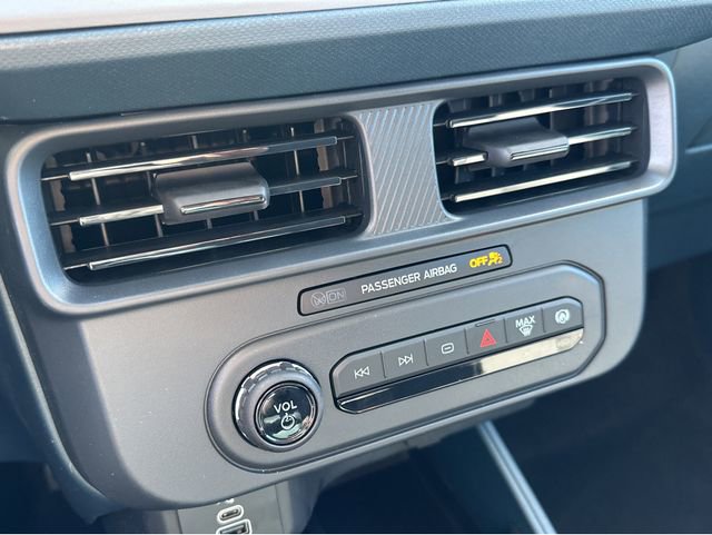 New 2026 Ford Maverick XL image 22