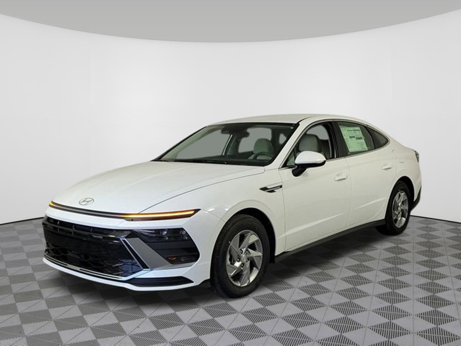 Certified 2025 Hyundai Sonata SE image 40