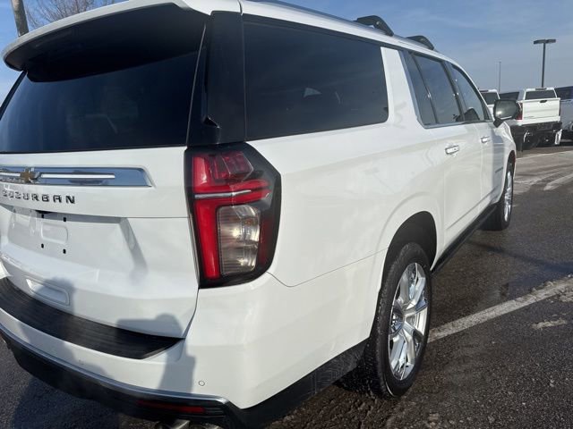 Used 2022 Chevrolet Suburban High Country image 12