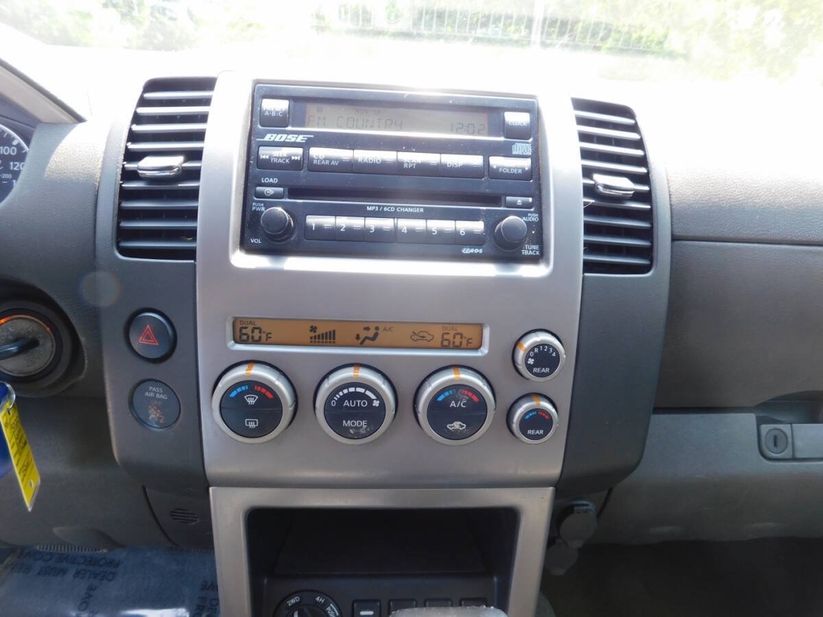 Used 2005 Nissan Pathfinder SE Off-Road w/ (P01) SE Off-Road Premium Pkg AWD/4WD image 12