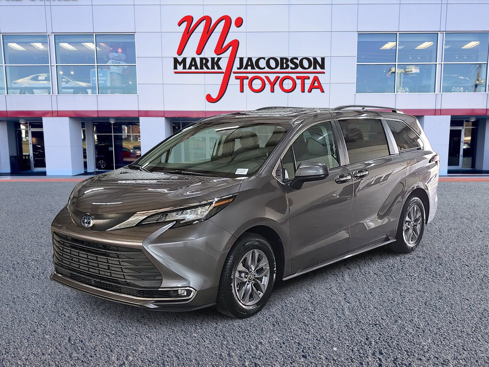 Used 2023 Toyota Sienna XLE