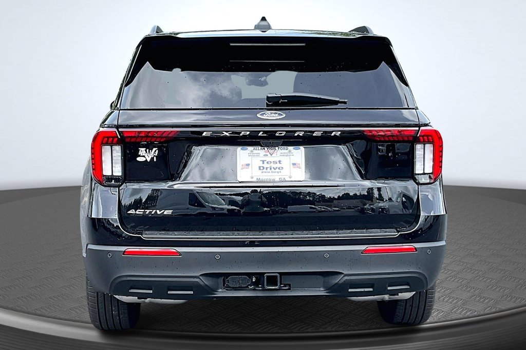 New 2026 Ford Explorer Active RWD image 4