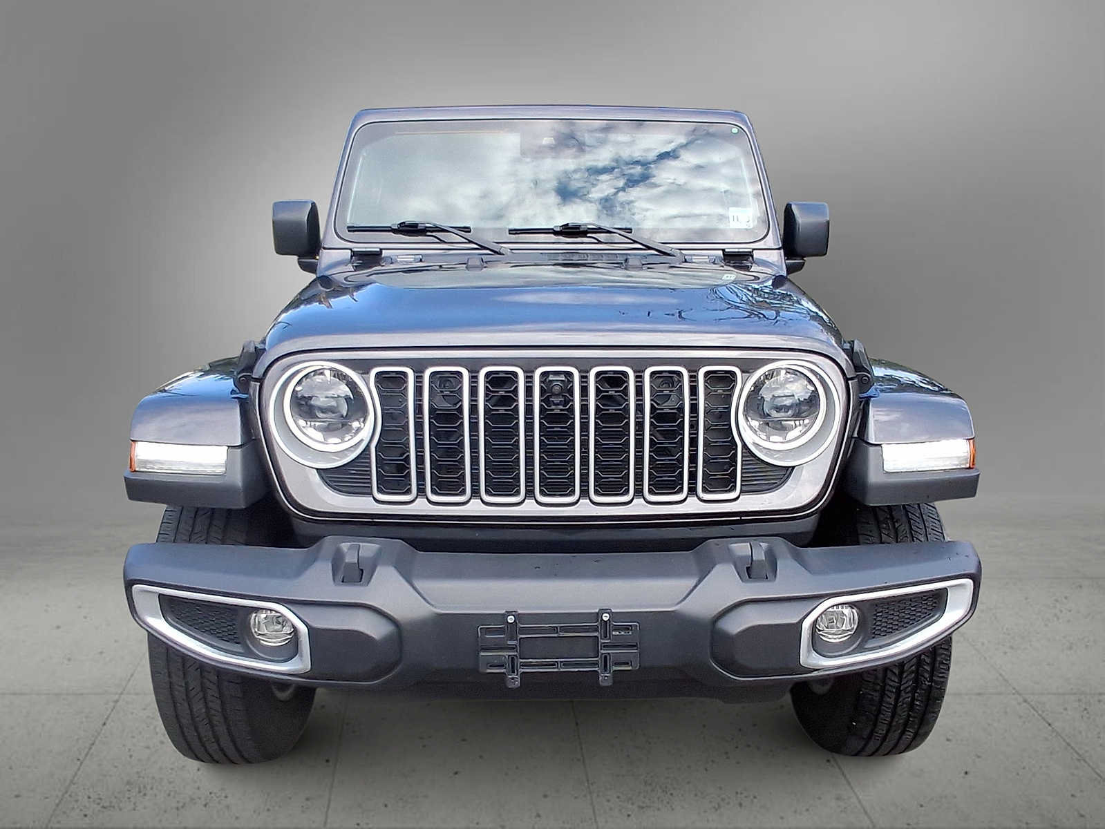 Used 2024 Jeep Wrangler Unlimited Sahara w/ Technology Group AWD/4WD image 3