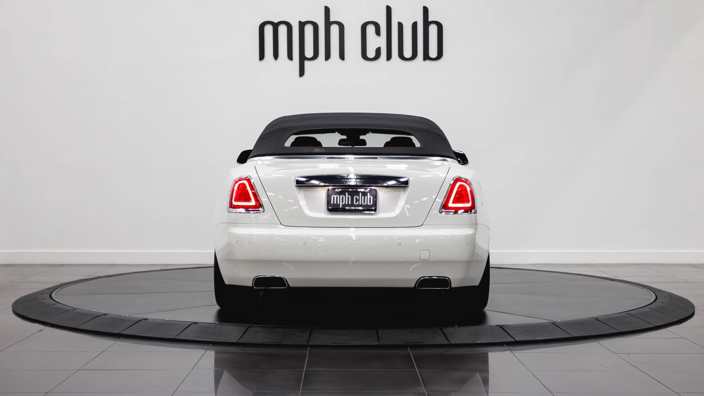 Used 2017 Rolls-Royce Dawn RWD image 6