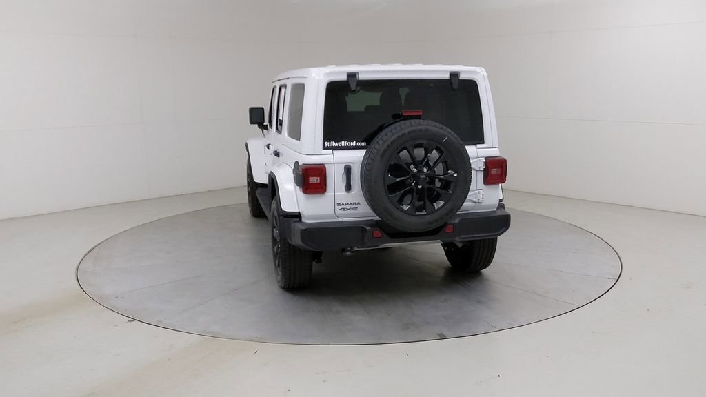Used 2025 Jeep Wrangler Unlimited Sahara AWD/4WD image 15
