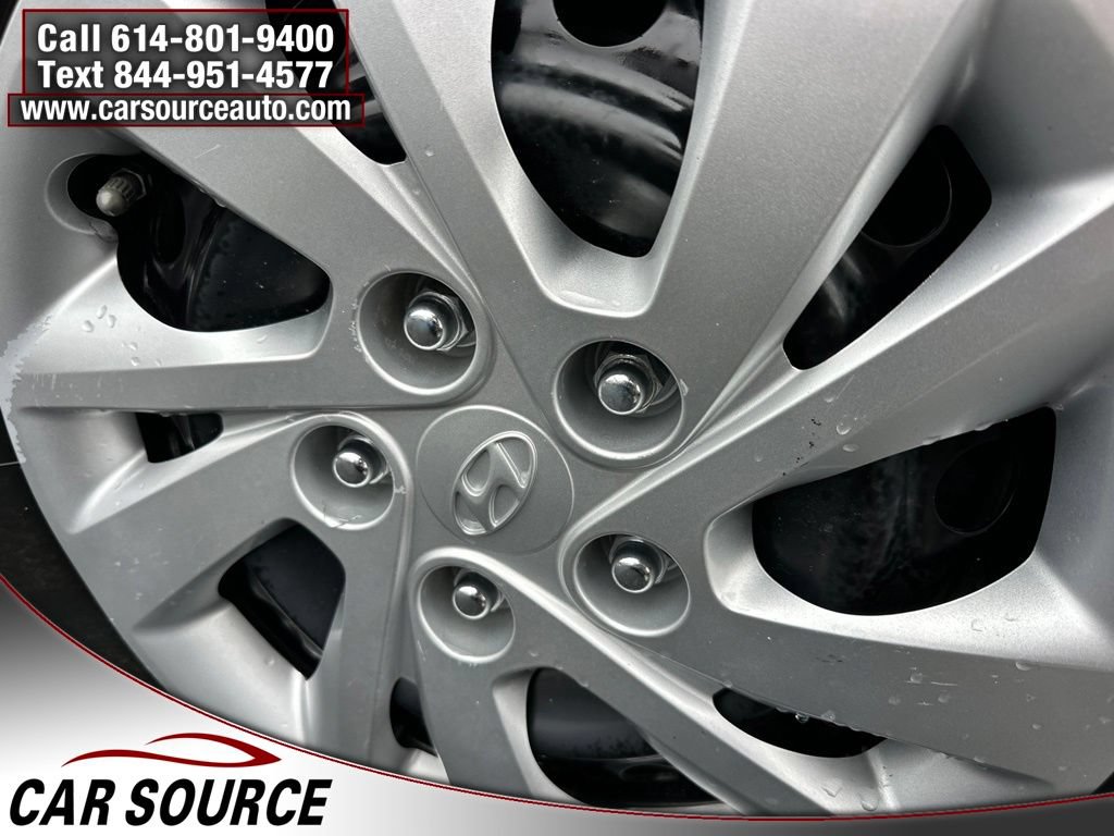 Used 2020 Hyundai Elantra SE FWD image 15