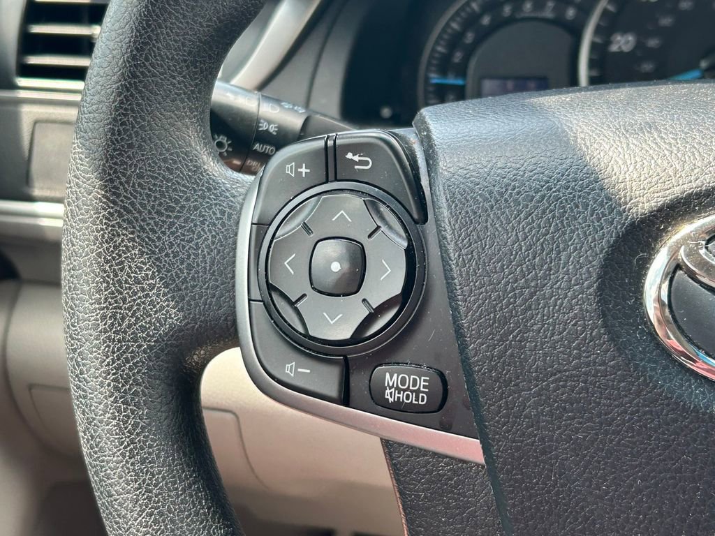 Used 2013 Toyota Camry LE FWD image 31