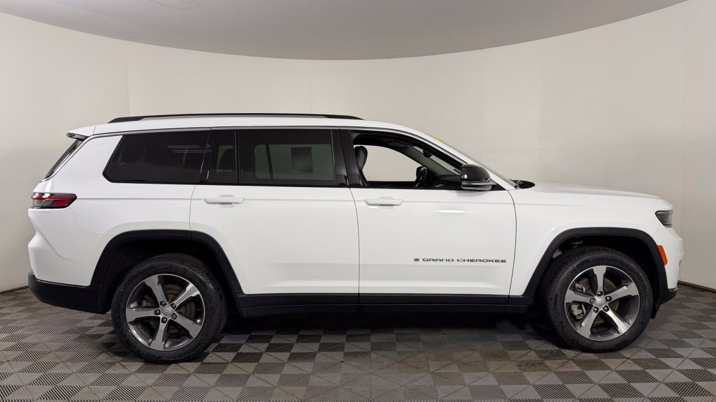Used 2023 Jeep Grand Cherokee L Limited AWD/4WD image 9