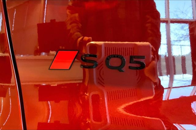 Certified 2025 Audi SQ5 Premium Plus image 8