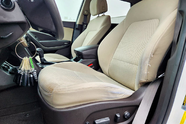Used 2017 Hyundai Santa Fe SE AWD/4WD image 20