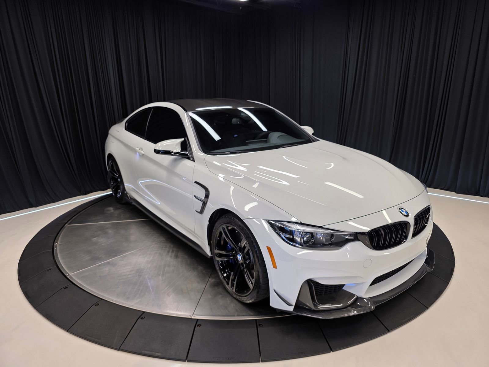 Used 2020 BMW M4 Coupe RWD image 9
