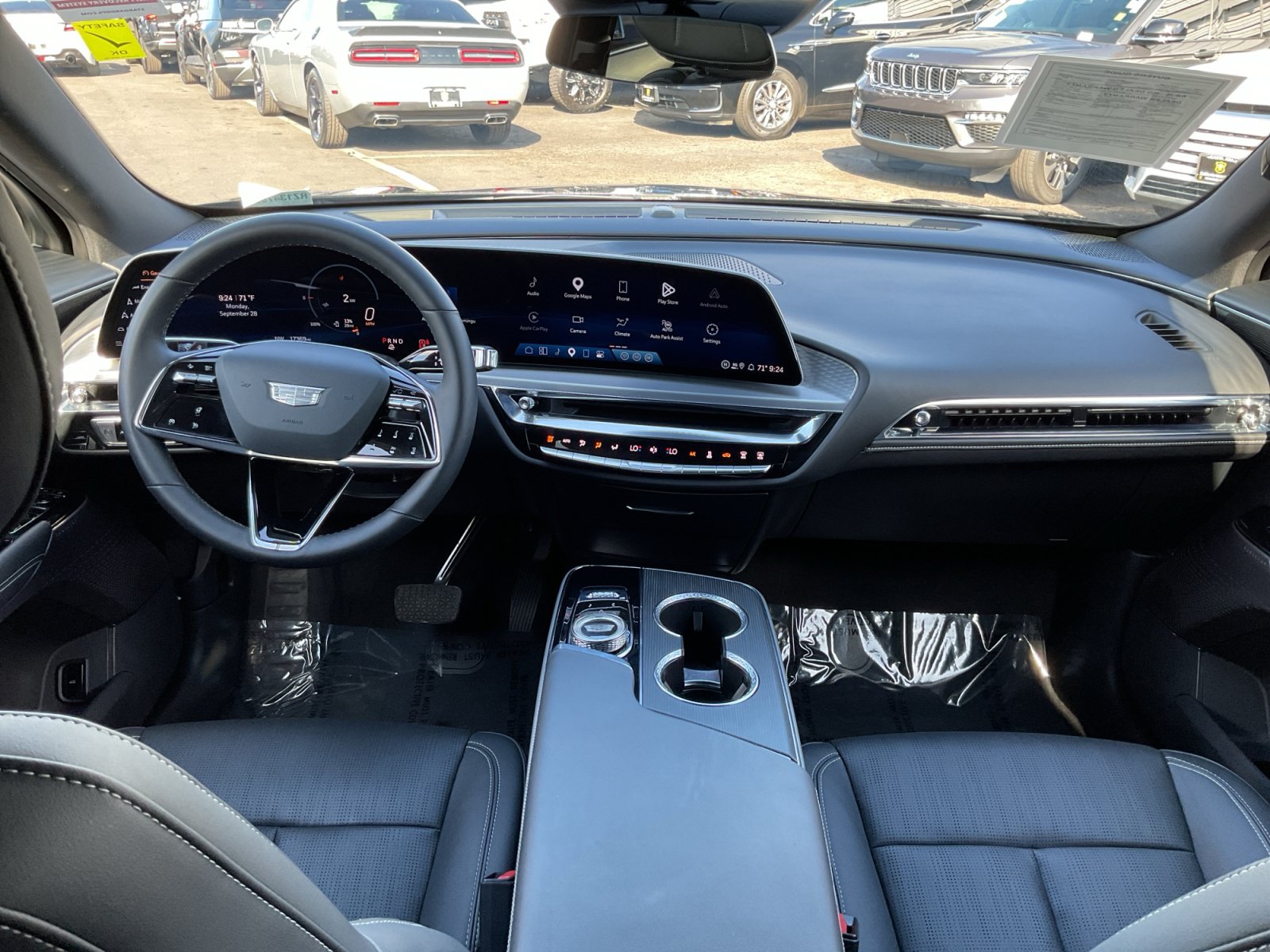 Used 2024 Cadillac Lyriq Sport AWD/4WD image 17
