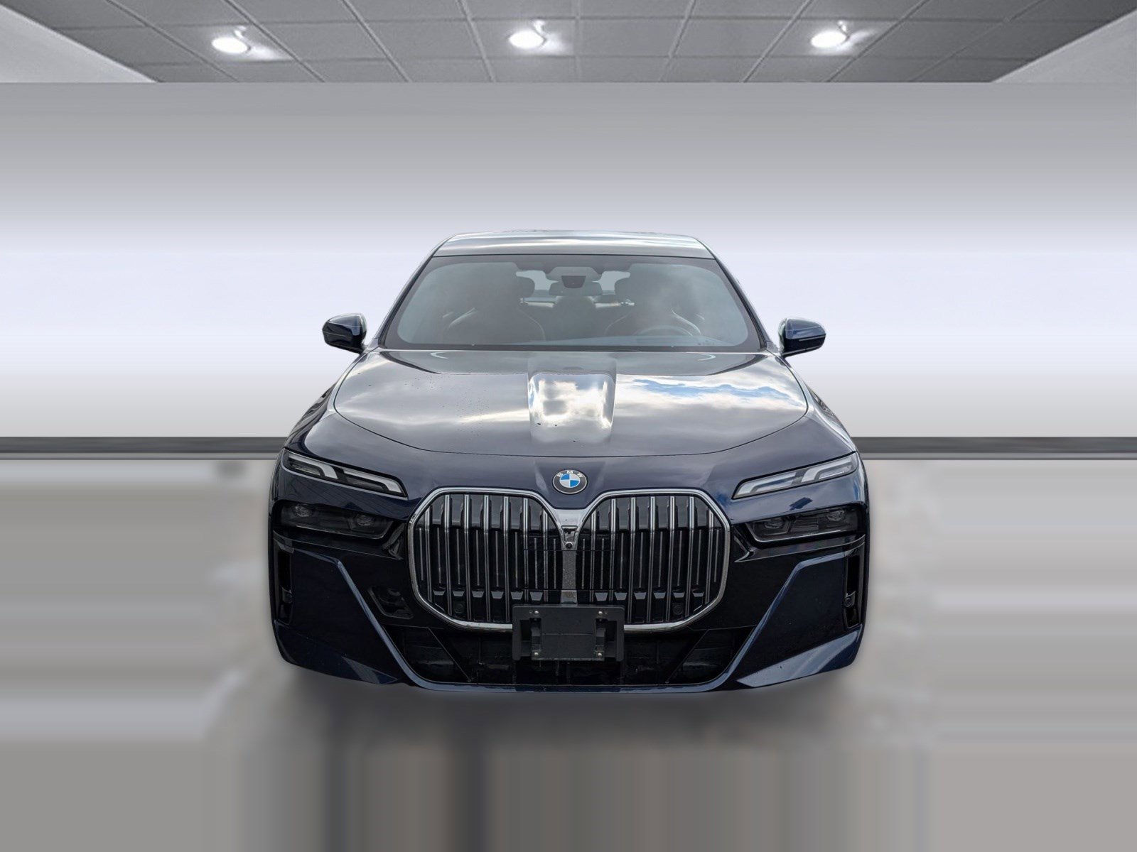 Used 2023 BMW 760i xDrive image 6