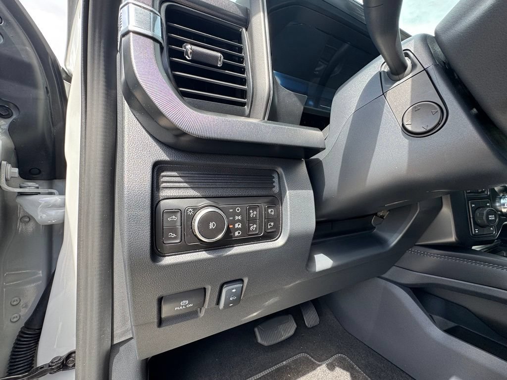 Used 2026 Ford F250 Platinum AWD/4WD image 21