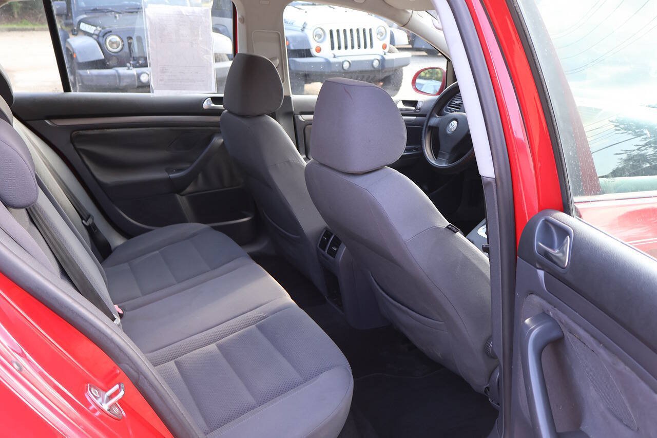 Used 2007 Volkswagen Rabbit 4-Door FWD image 23