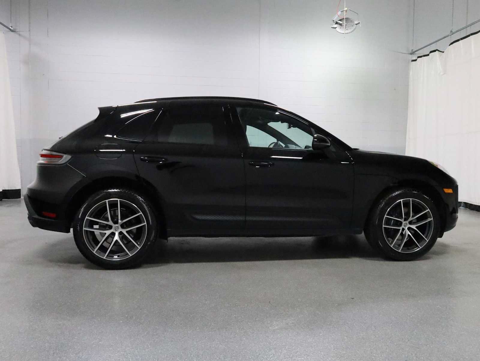 Certified 2026 Porsche Macan AWD/4WD image 10