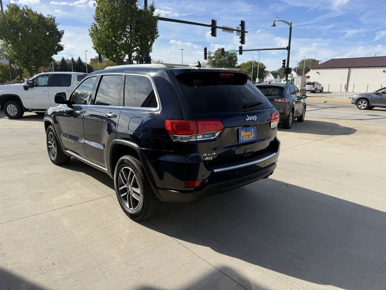Used 2018 Jeep Grand Cherokee Limited AWD/4WD image 4