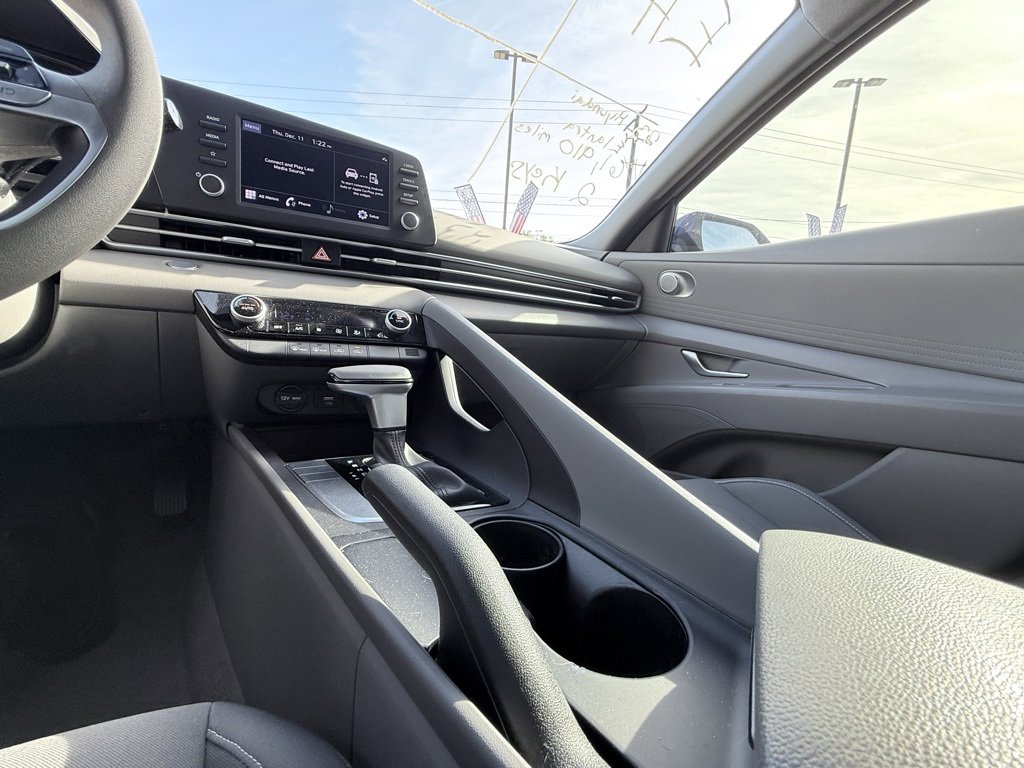 Used 2023 Hyundai Elantra SEL image 20