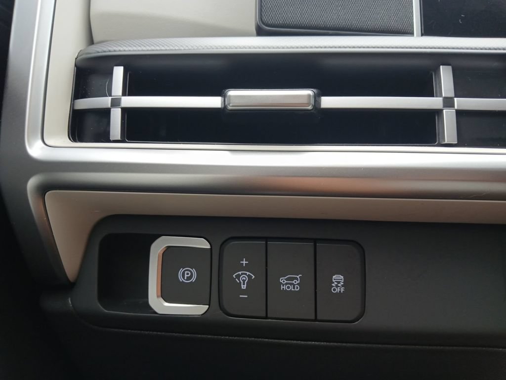 Used 2024 Hyundai Santa Fe SEL FWD image 44