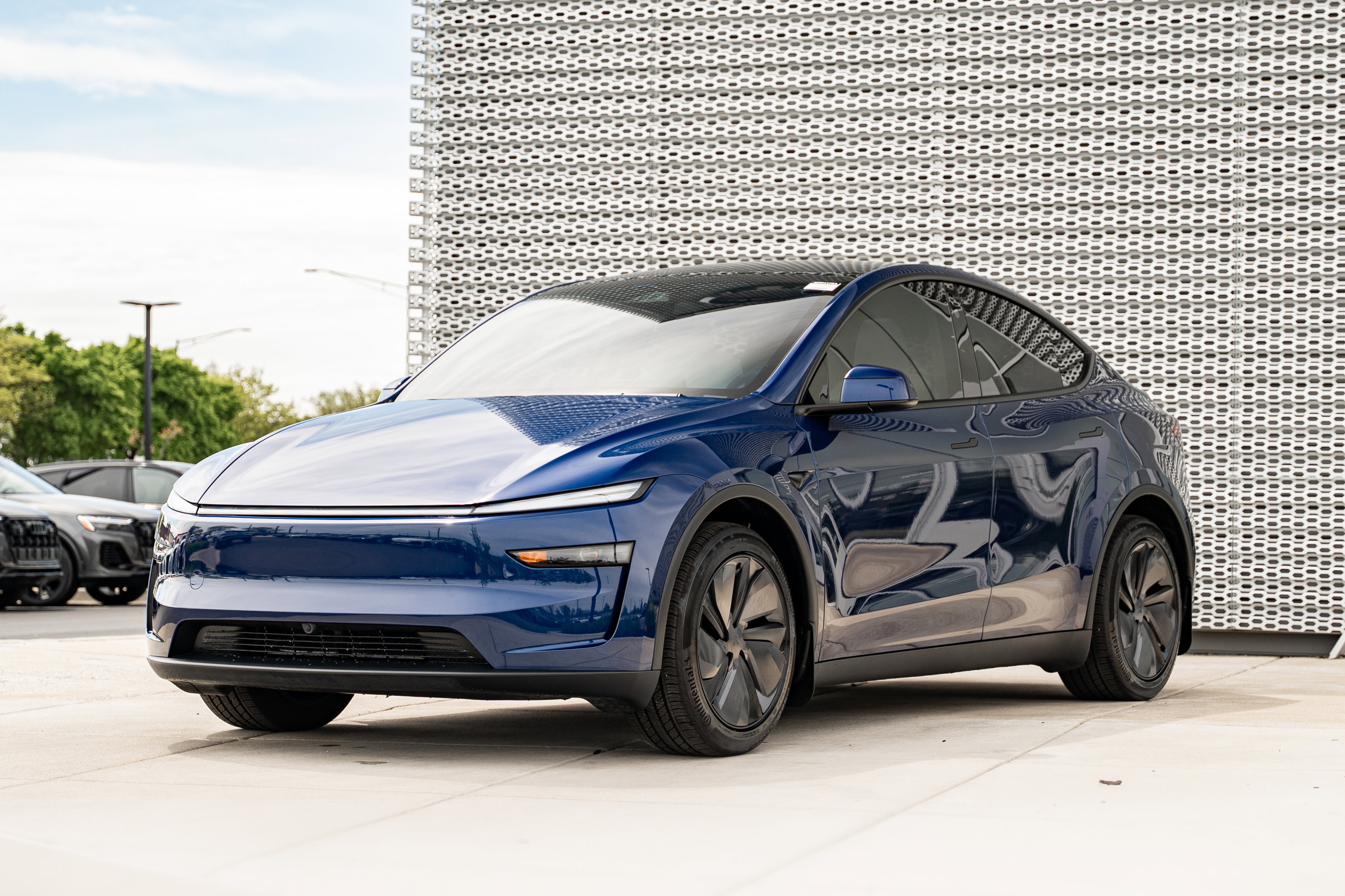 Used 2026 Tesla Model Y Long Range AWD/4WD image 7