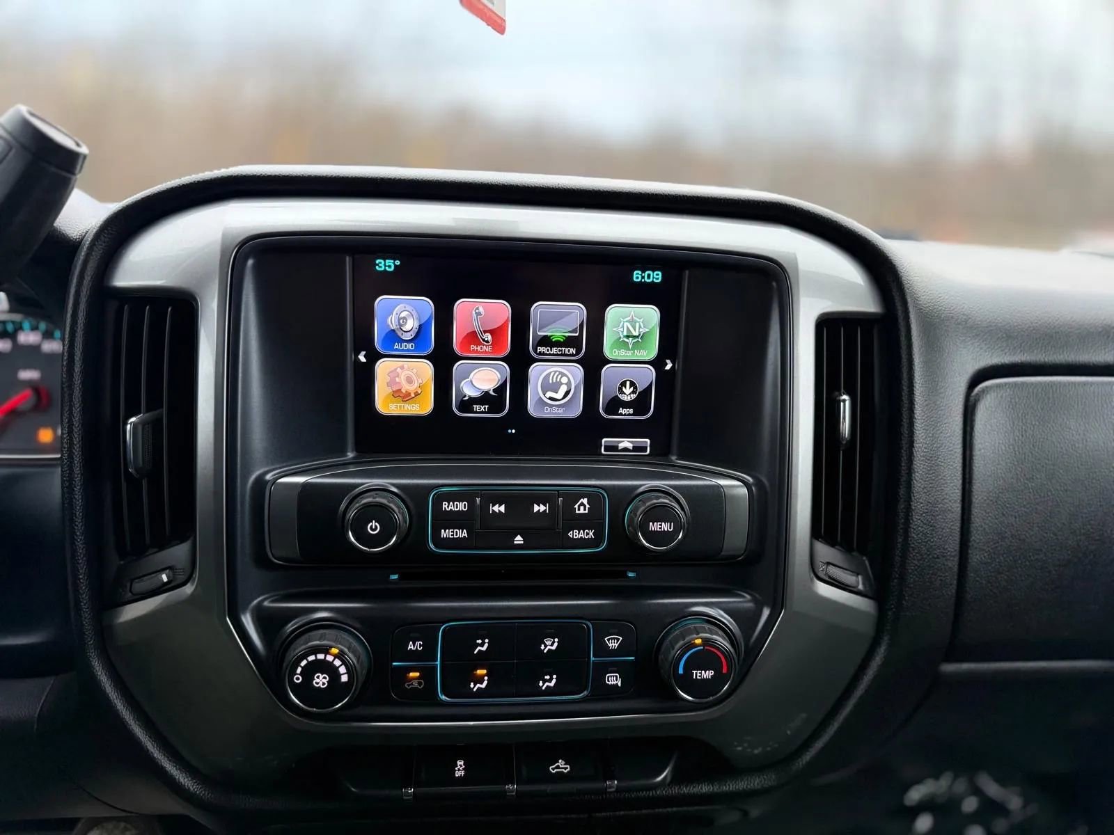 Used 2018 Chevrolet Silverado 1500 LT image 20