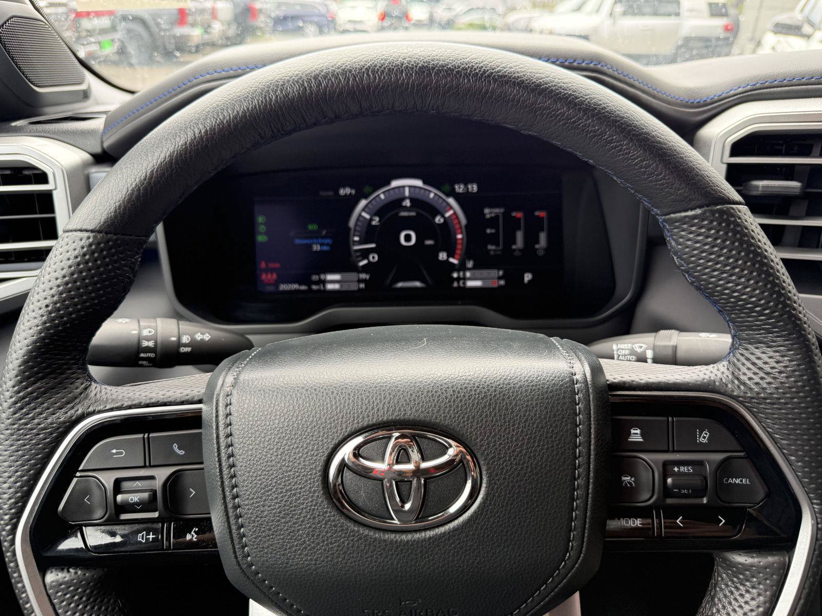 Used 2024 Toyota Tundra Platinum AWD/4WD image 19
