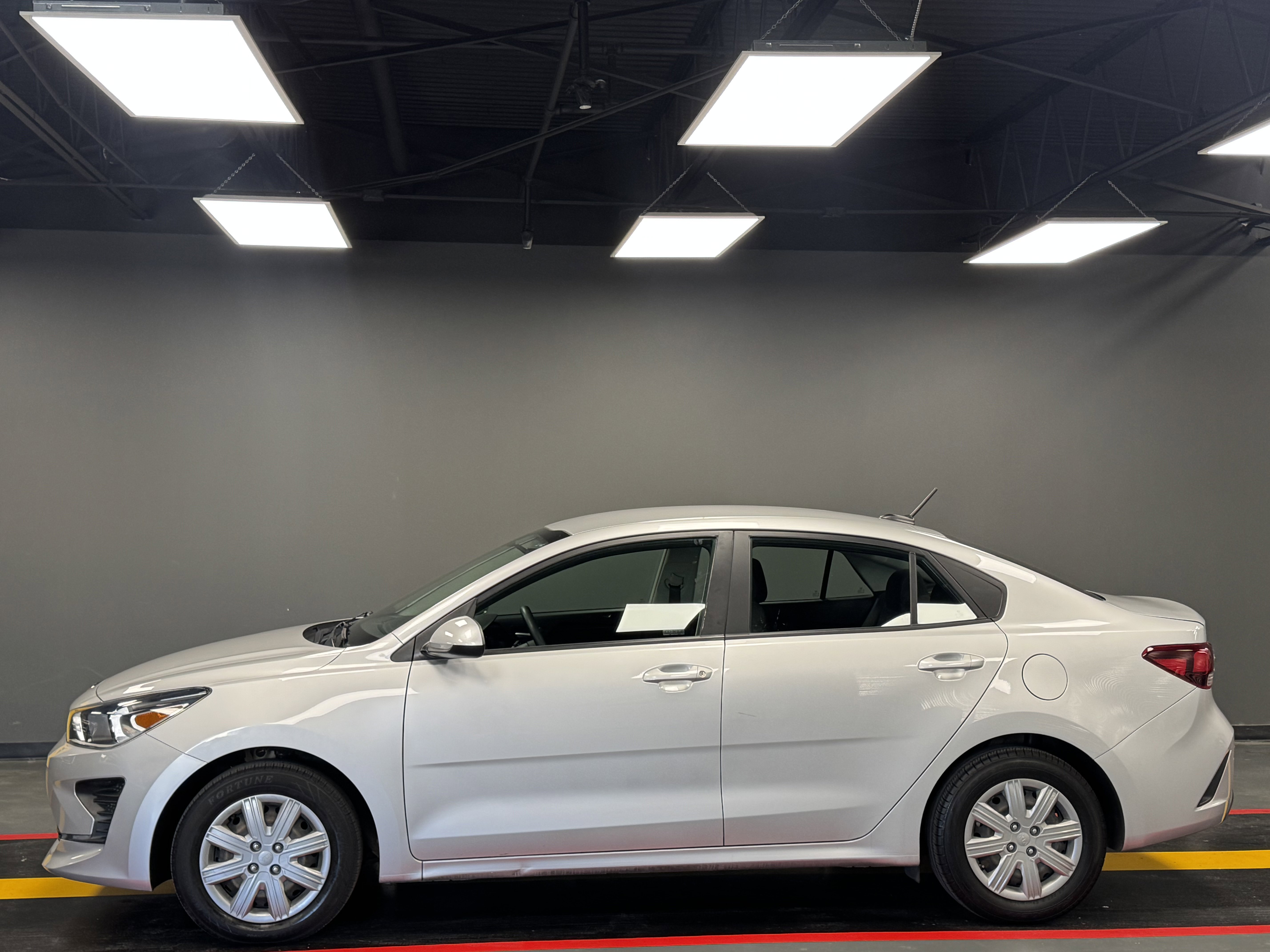 Used 2021 Kia Rio LX image 3