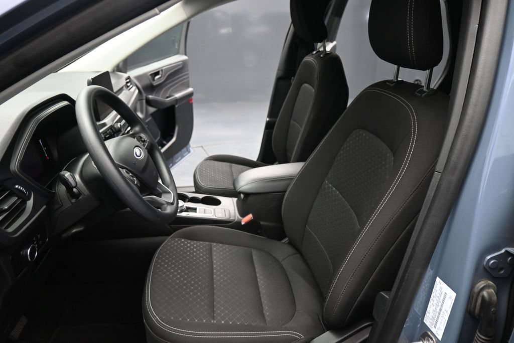 Used 2025 Ford Escape Active AWD/4WD image 9