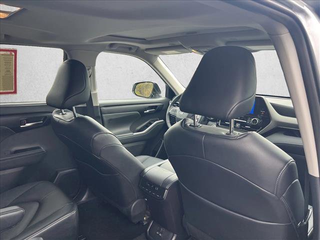 Certified 2025 Toyota Highlander XLE image 22