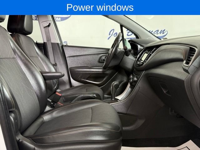 Used 2019 Chevrolet Trax LT w/ LT Convenience Package AWD/4WD image 16