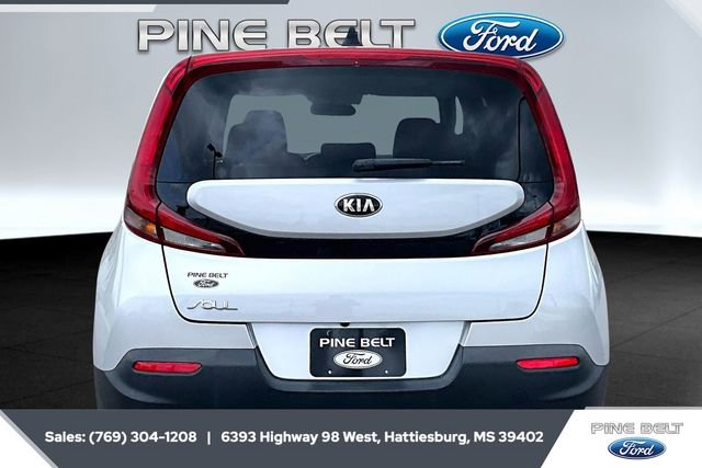 Used 2021 Kia Soul LX image 3