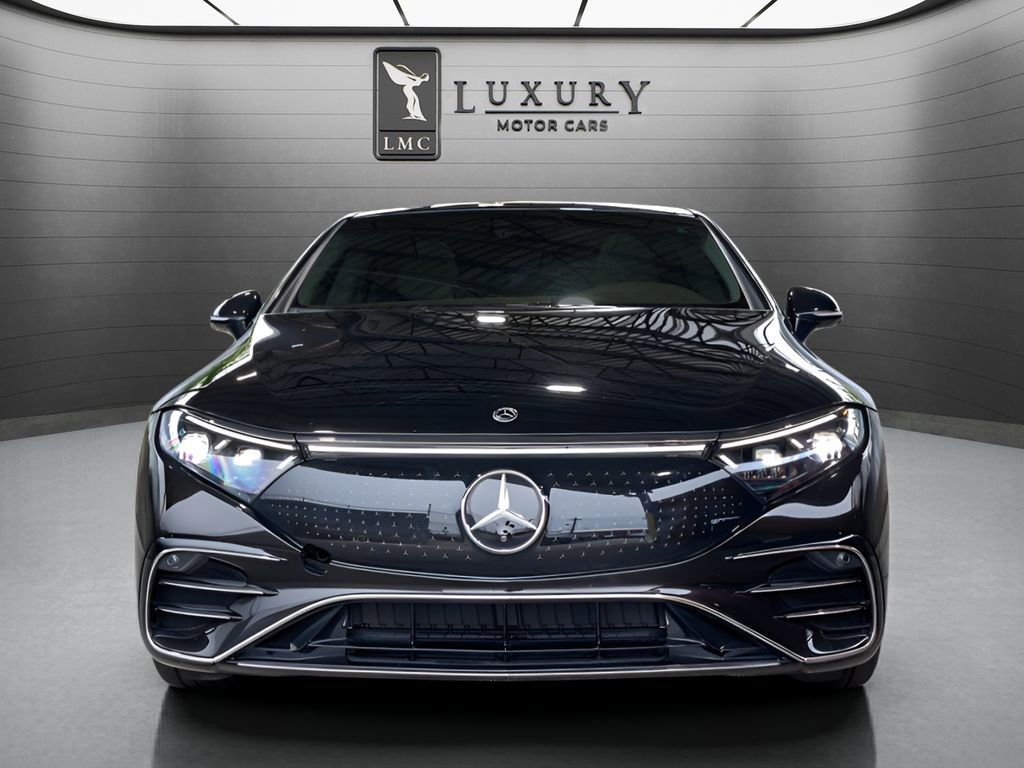 Used 2022 Mercedes-Benz EQS 580 4MATIC Sedan w/ Pinnacle Trim Package image 3