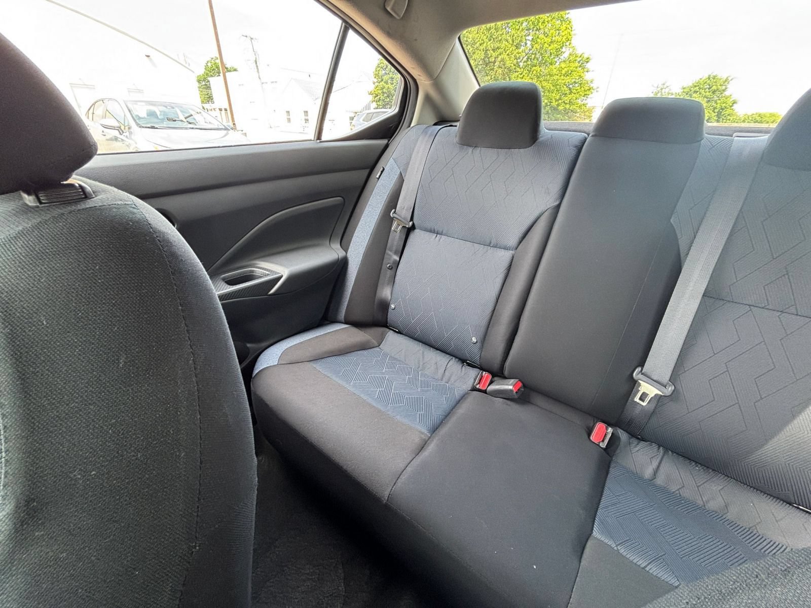Used 2025 Nissan Versa SV FWD image 38