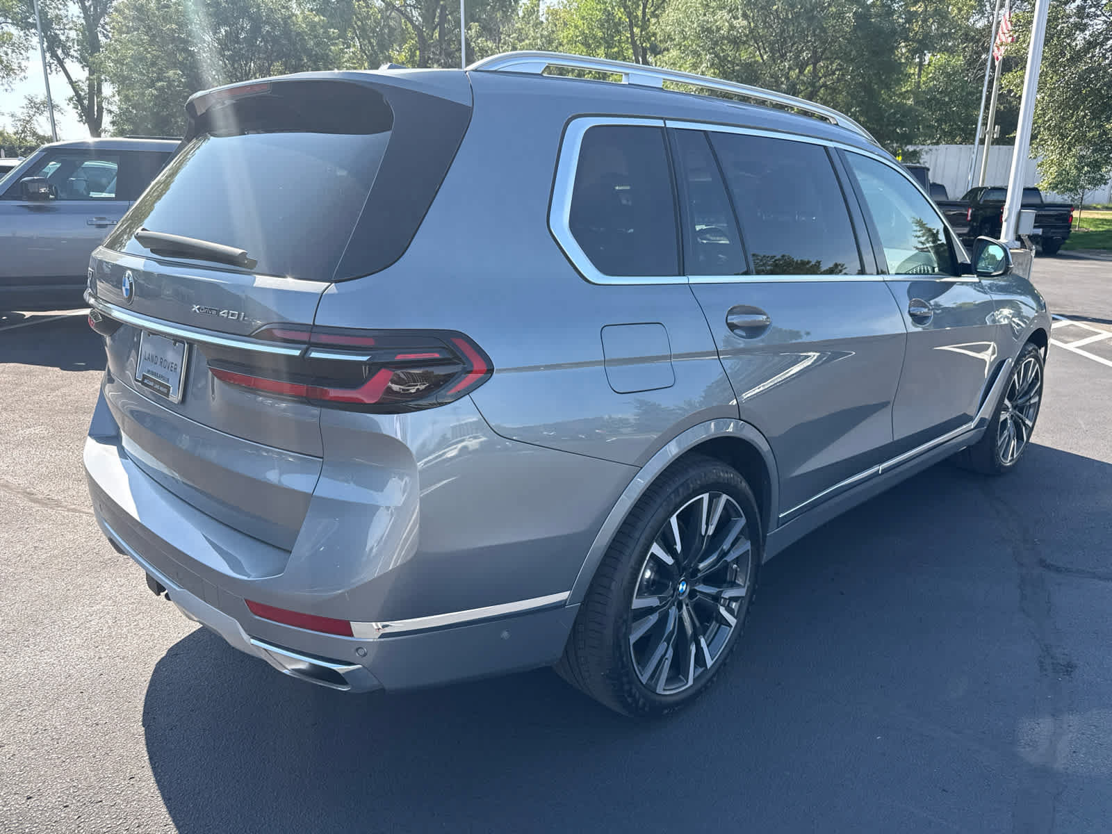 Used 2023 BMW X7 xDrive40i w/ Executive Package AWD/4WD image 4