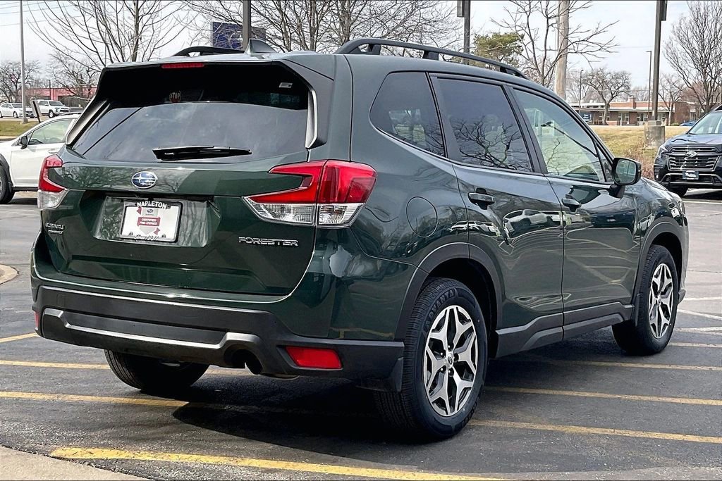 Used 2023 Subaru Forester Premium AWD/4WD image 16