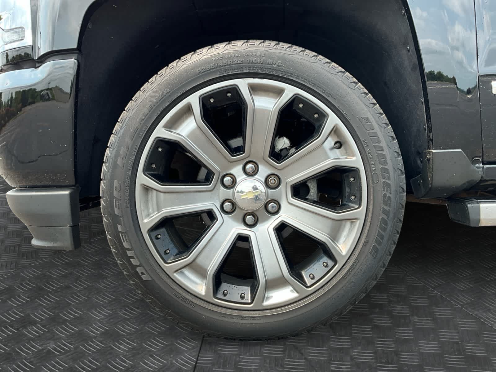 Used 2017 Chevrolet Silverado 1500 High Country AWD/4WD image 14