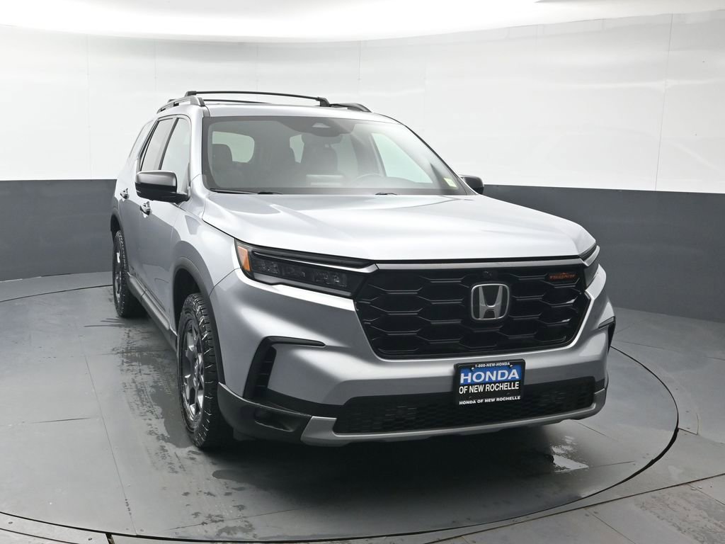 Used 2023 Honda Pilot TrailSport image 9