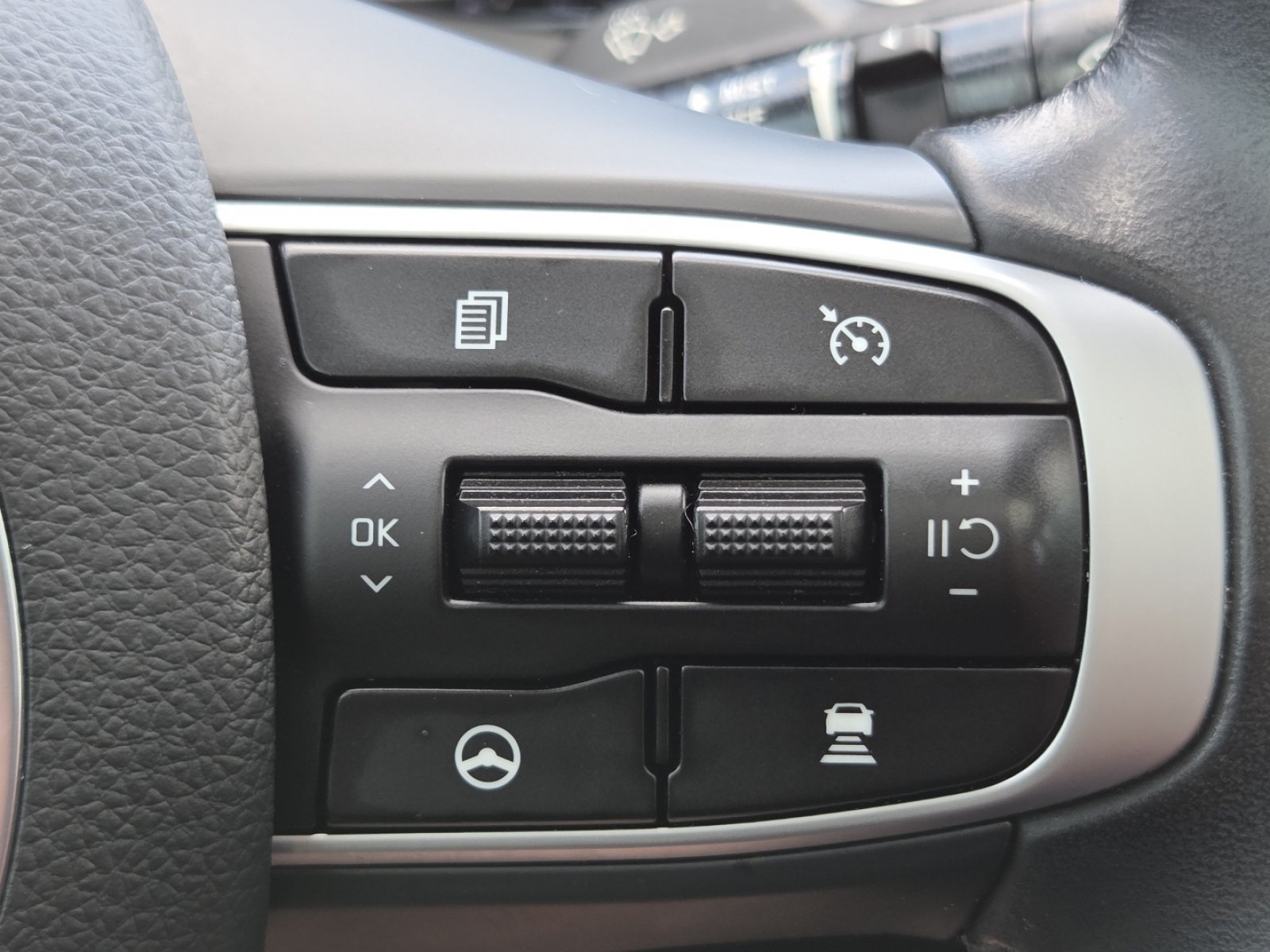 Used 2023 Kia K5 GT-Line AWD/4WD image 11