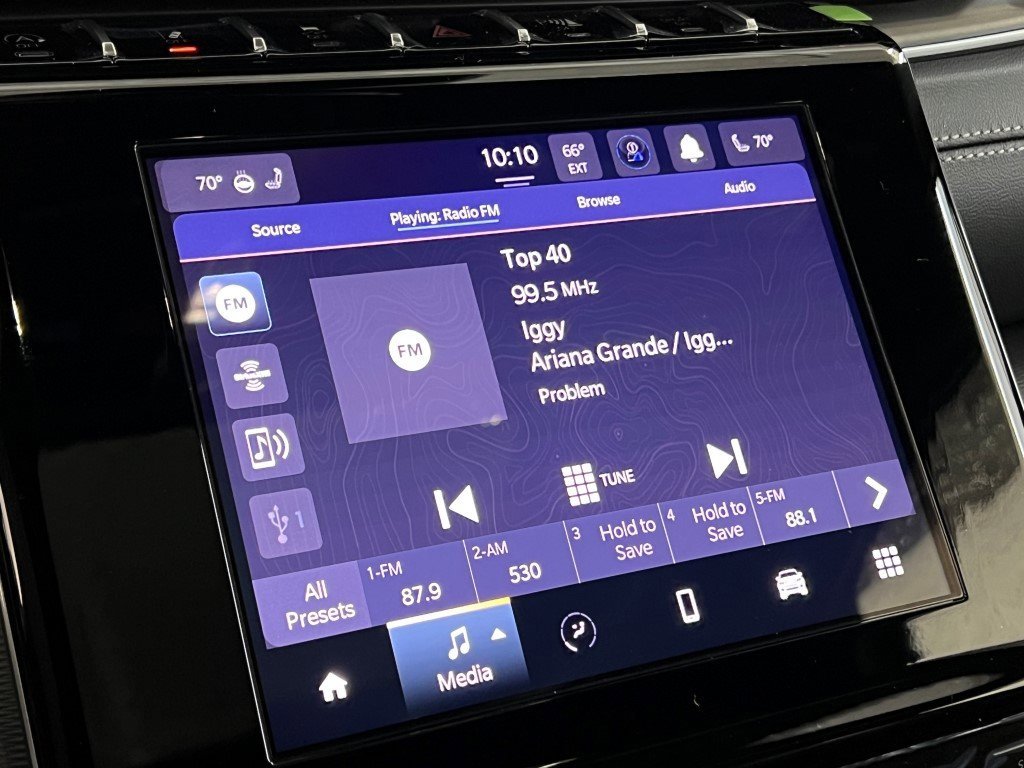 New 2025 Jeep Grand Cherokee Altitude image 18