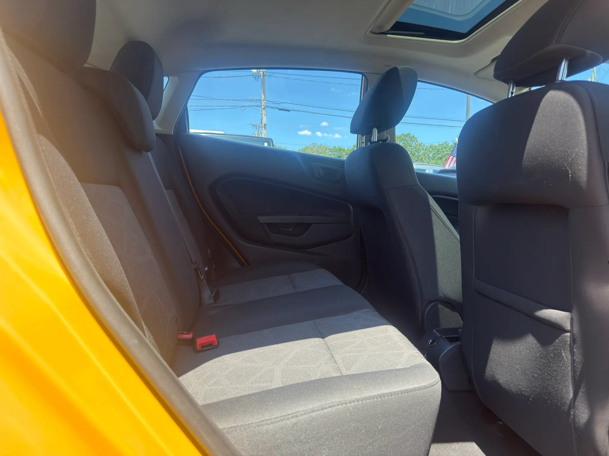 Used 2011 Ford Fiesta SES FWD image 21